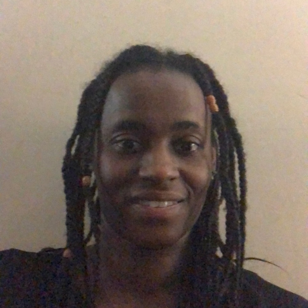 Meet your Posher, Adrienn